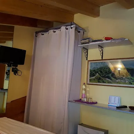 Dora Baltea Monolocale Primo Piano Mansarda Secondo Piano Penzion *