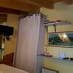 Dora Baltea Monolocale Primo Piano Mansarda Secondo Piano Pensión *