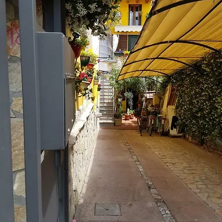 Πανσιόν Dora Baltea Monolocale Primo Piano Mansarda Secondo Piano