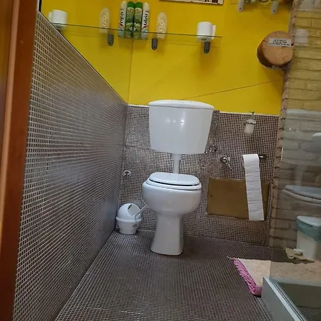 Dora Baltea Monolocale Primo Piano Mansarda Secondo Piano Πανσιόν *