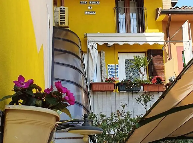 Dora Baltea Monolocale Primo Piano Mansarda Secondo Piano Gasthof Verona