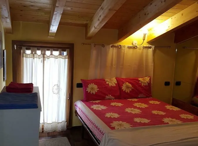 Dora Baltea Monolocale Primo Piano Mansarda Secondo Piano Verona