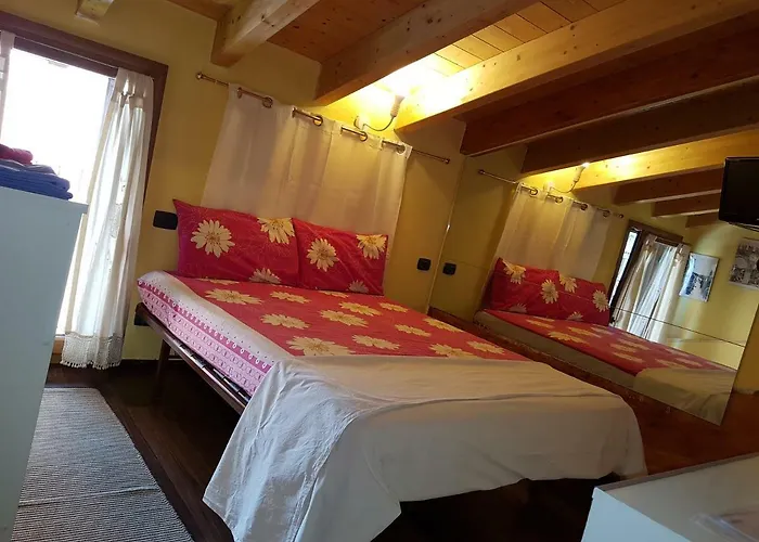 Gasthof Dora Baltea Monolocale Primo Piano Mansarda Secondo Piano *