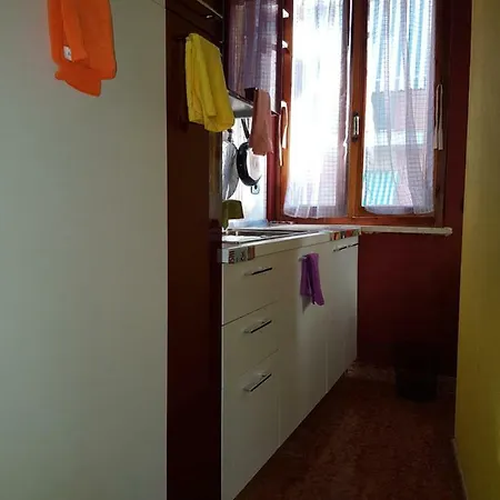 Dora Baltea Monolocale Primo Piano Mansarda Secondo Piano * ורונה