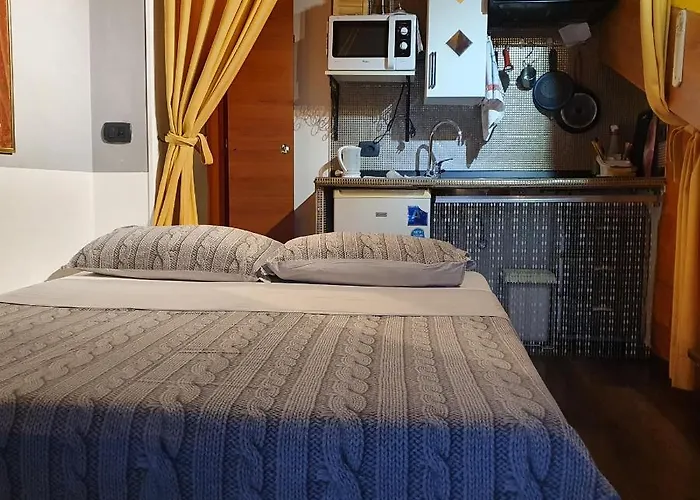 Dora Baltea Monolocale Primo Piano Mansarda Secondo Piano Pensjonat