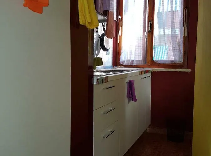 Dora Baltea Monolocale Primo Piano Mansarda Secondo Piano * Werona