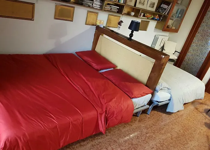 Dora Baltea Monolocale Primo Piano Mansarda Secondo Piano Werona