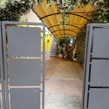 Dora Baltea Monolocale Primo Piano Mansarda Secondo Piano Penzion