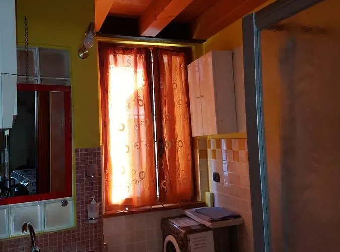 Dora Baltea Monolocale Primo Piano Mansarda Secondo Piano Penzion *