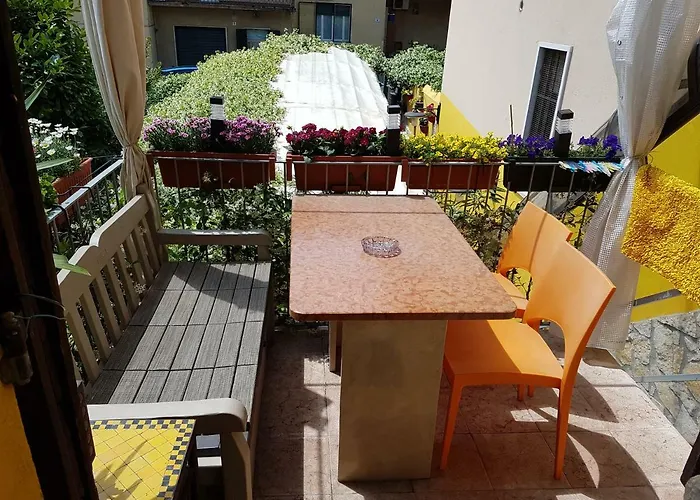 Dora Baltea Monolocale Primo Piano Mansarda Secondo Piano Penzion