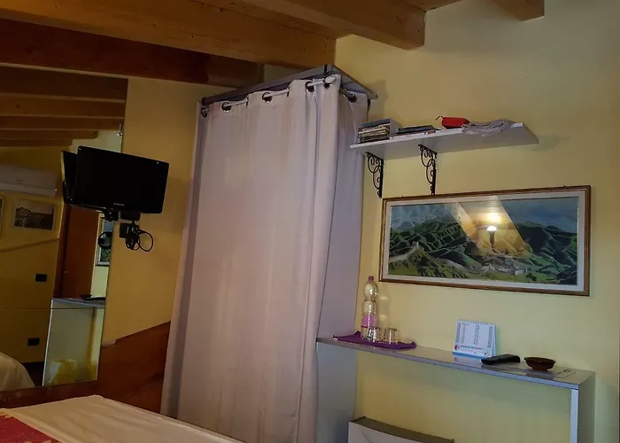 Dora Baltea Monolocale Primo Piano Mansarda Secondo Piano Penzion *