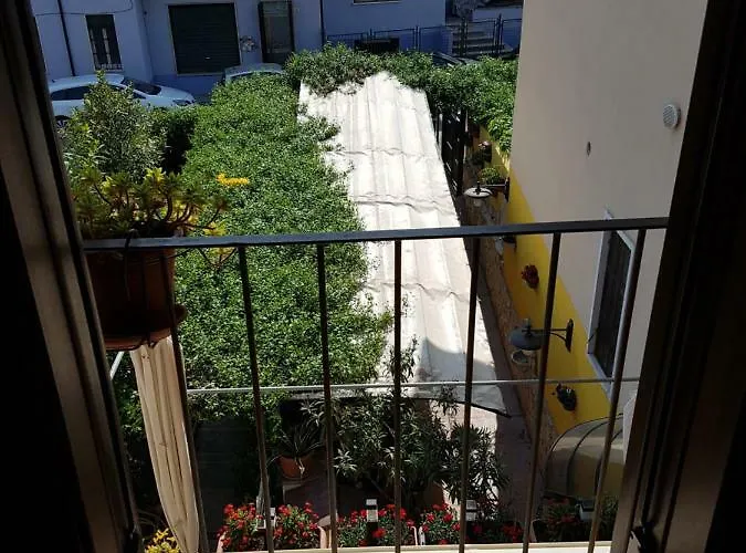 Penzion Dora Baltea Monolocale Primo Piano Mansarda Secondo Piano Verona